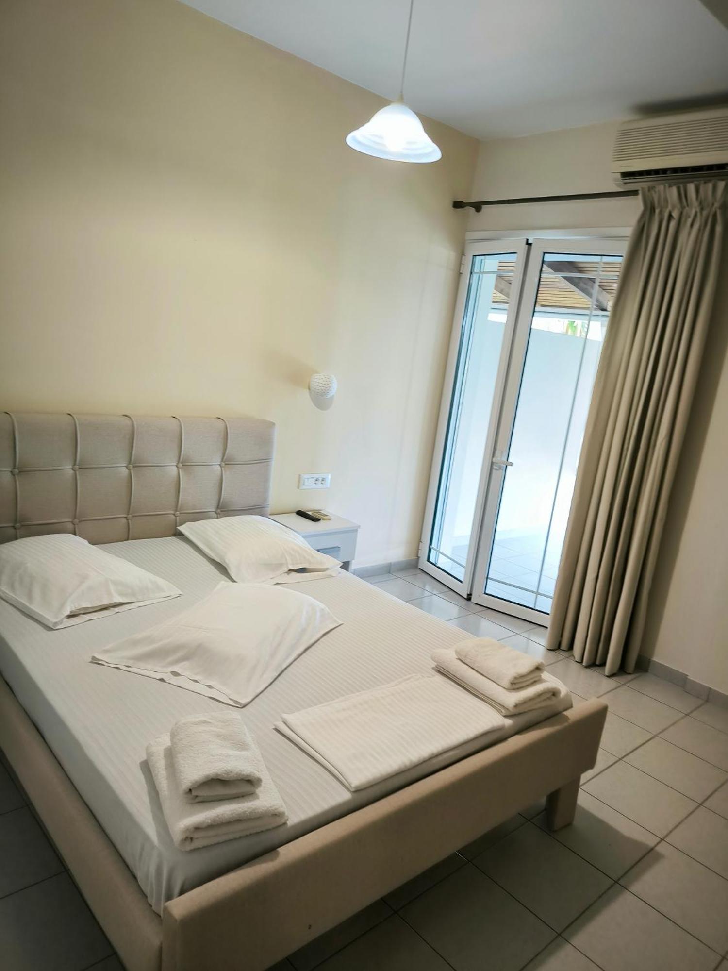 Aggelika Apartments Lithakia  Eksteriør bilde